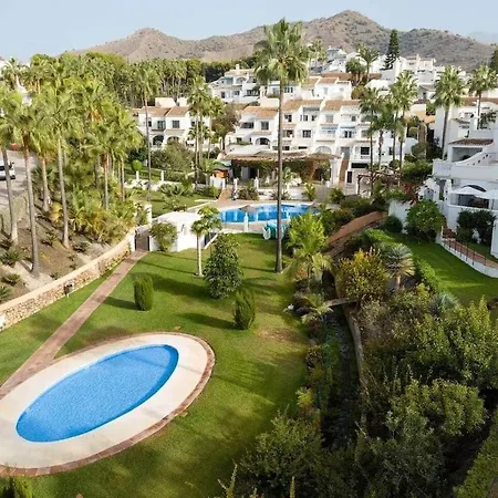 Sunny Flat With Pools & Terrace In Oasis Of Nerja