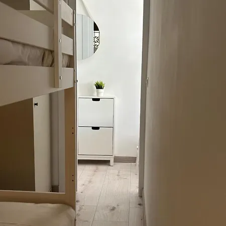 Sunny Flat With Pools & Terrace In Oasis Of Apartament Nerja