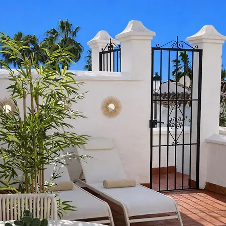 Sunny Flat With Pools & Terrace In Oasis Of Appartement Nerja