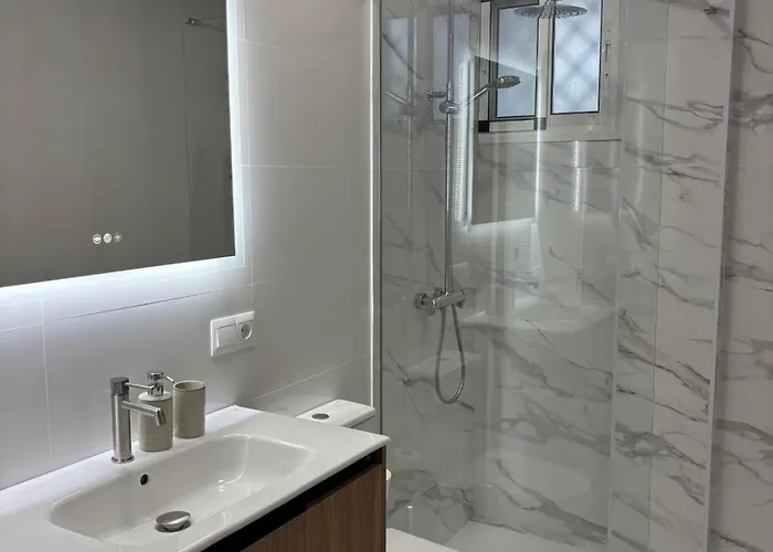 Sunny Flat With Pools & Terrace In Oasis Of Appartement Nerja