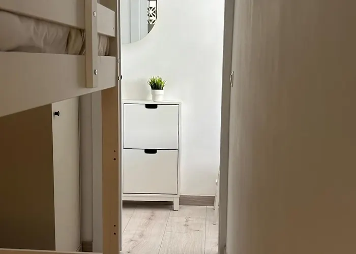 Sunny Flat With Pools & Terrace In Oasis Of Appartement Nerja