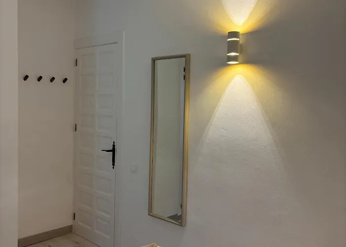 Sunny Flat With Pools & Terrace In Oasis Of Appartement Nerja