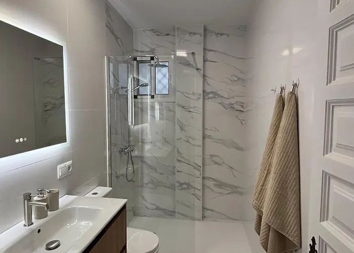 Sunny Flat With Pools & Terrace In Oasis Of Nerja