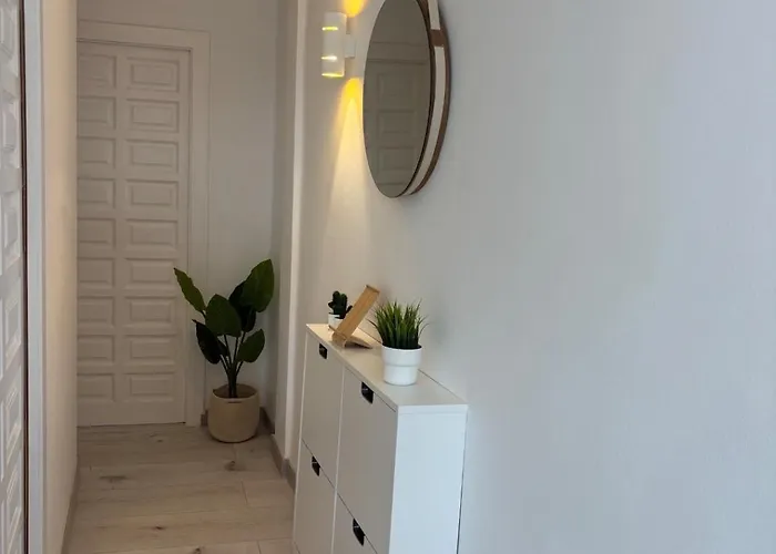 Sunny Flat With Pools & Terrace In Oasis Of Appartement Nerja